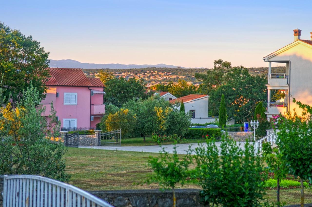 Villa Mmm Vantacici Kültér fotó