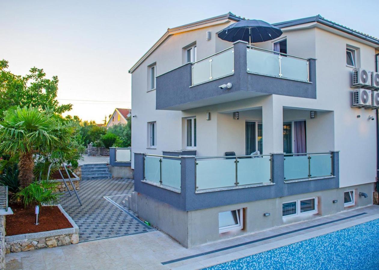Villa Mmm Vantacici Kültér fotó